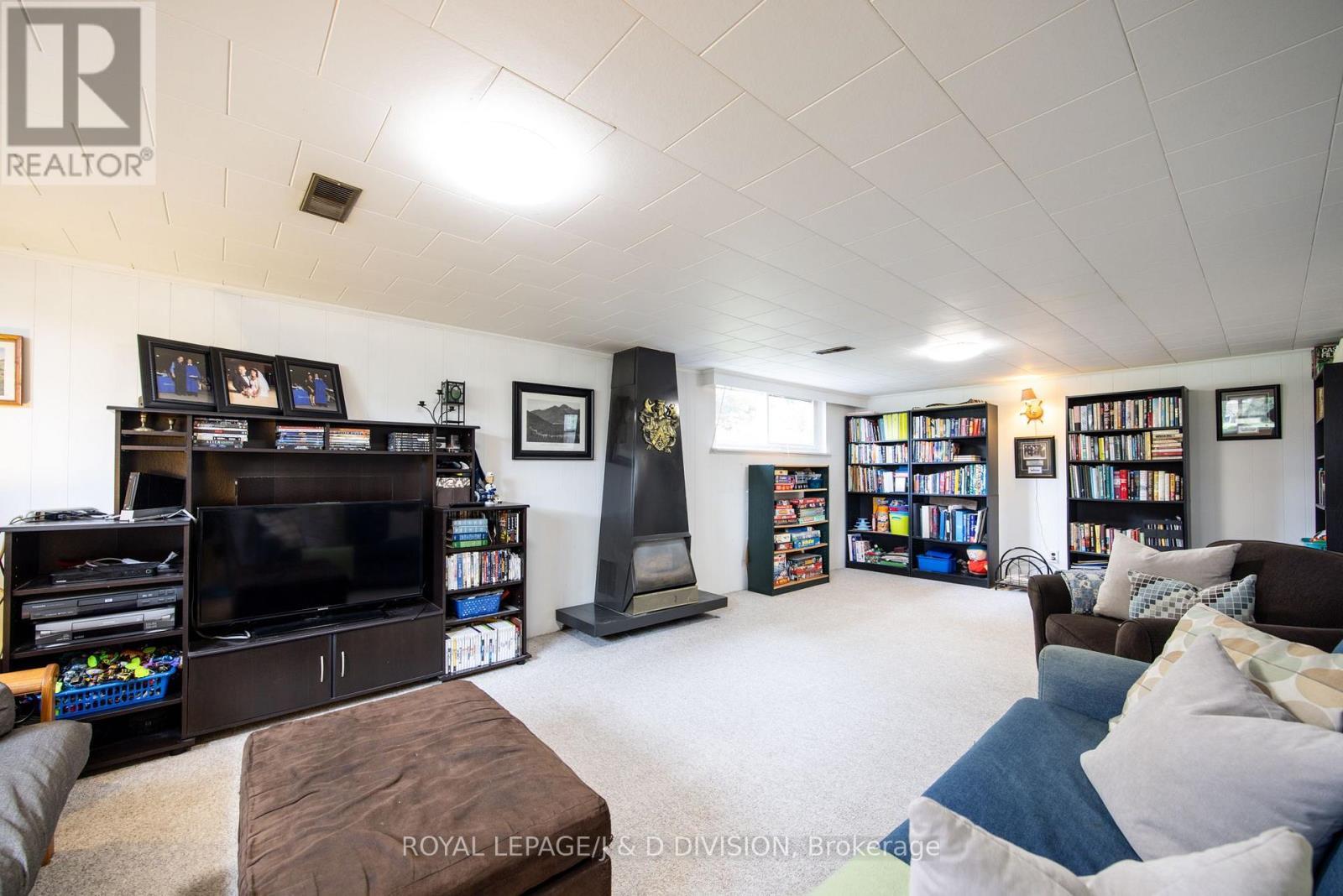 












48 GREENGROVE CRESCENT

,
Toronto,




Ontario
M3A1H9

