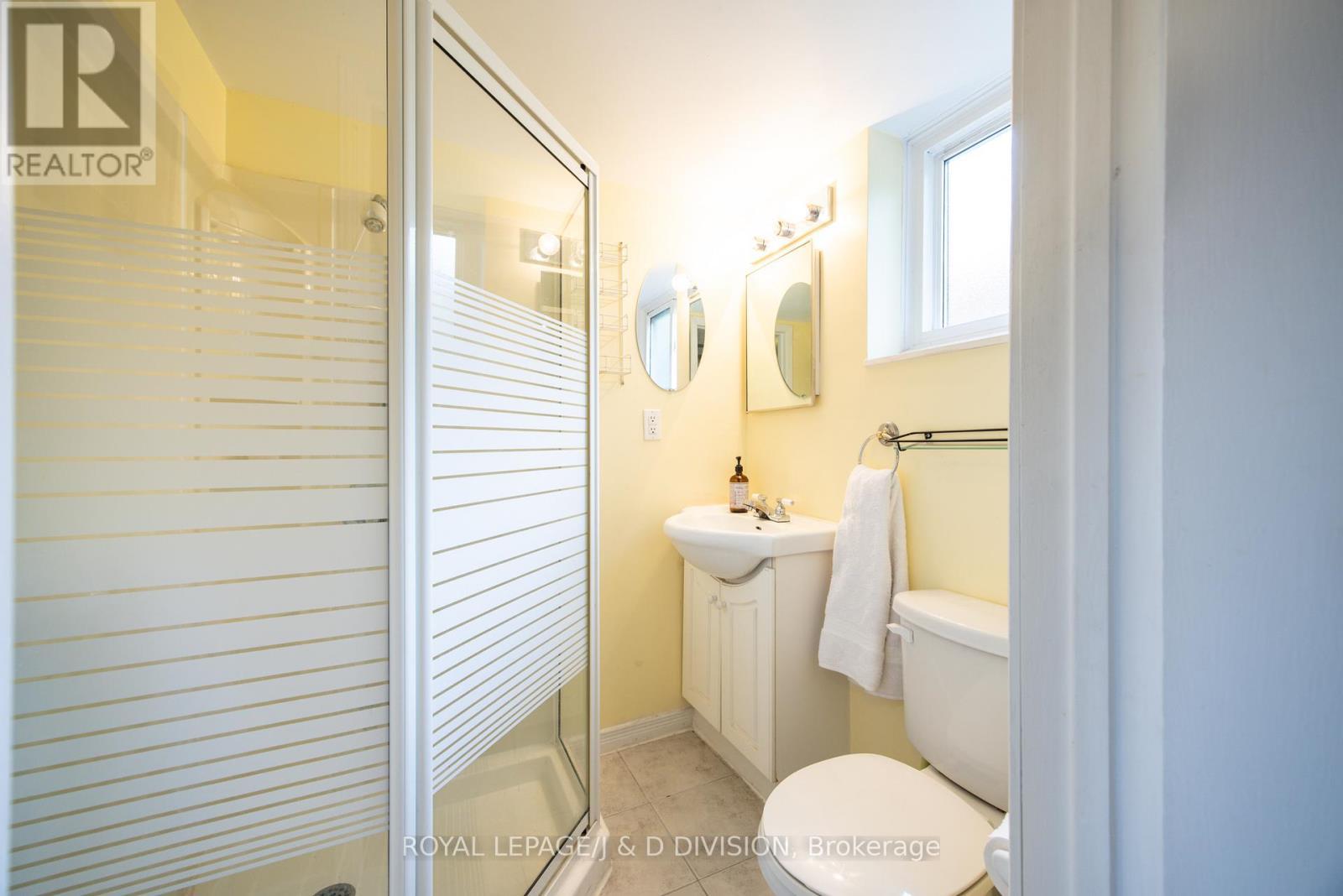 












48 GREENGROVE CRESCENT

,
Toronto,




Ontario
M3A1H9

