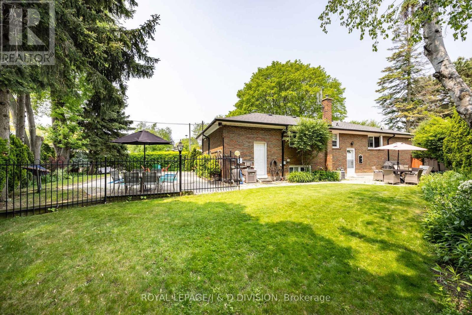 












48 GREENGROVE CRESCENT

,
Toronto,




Ontario
M3A1H9

