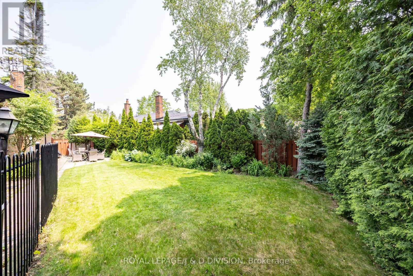 












48 GREENGROVE CRESCENT

,
Toronto,




Ontario
M3A1H9

