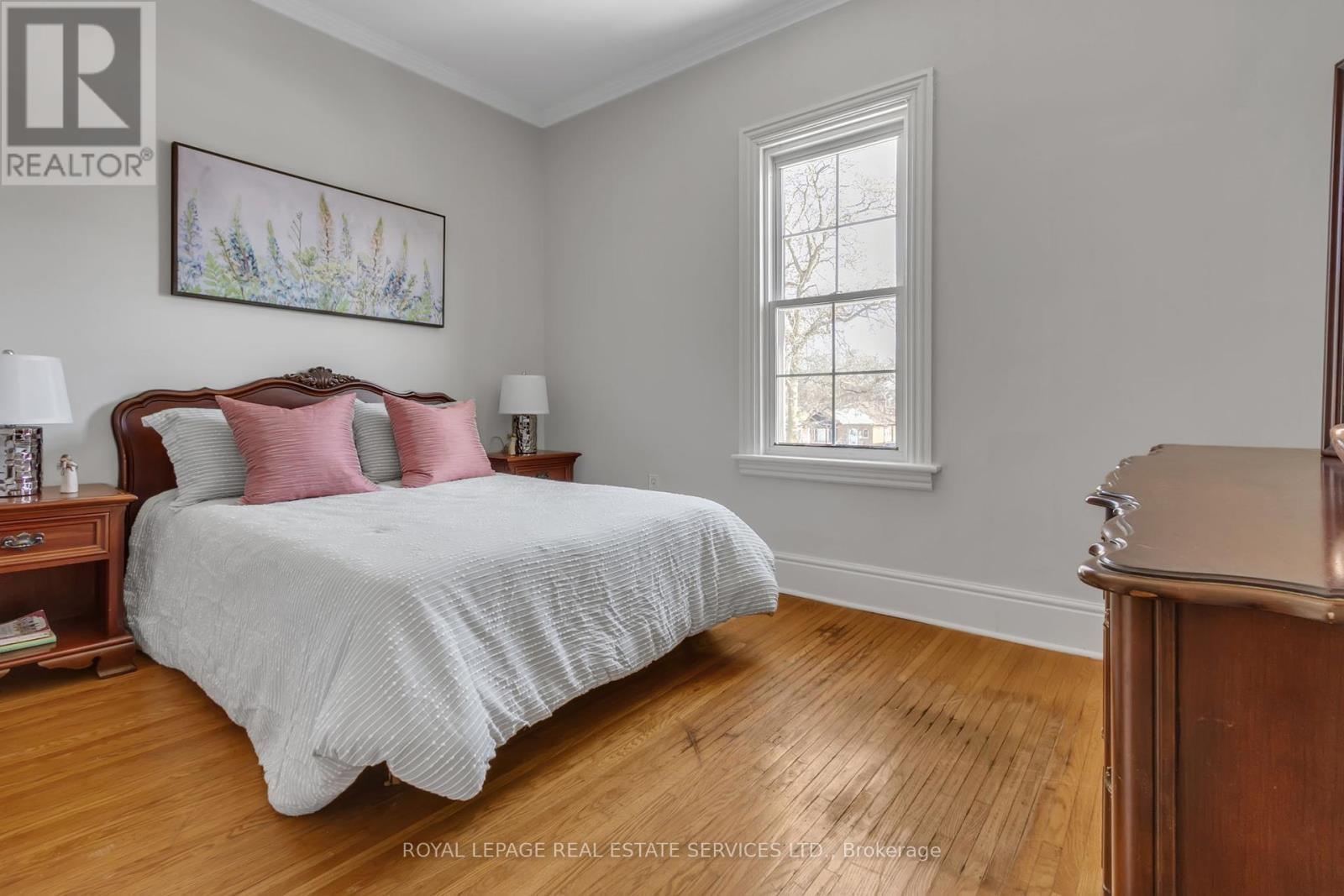 












8 DUFF STREET

,
Hamilton,




Ontario
L9C1A7

