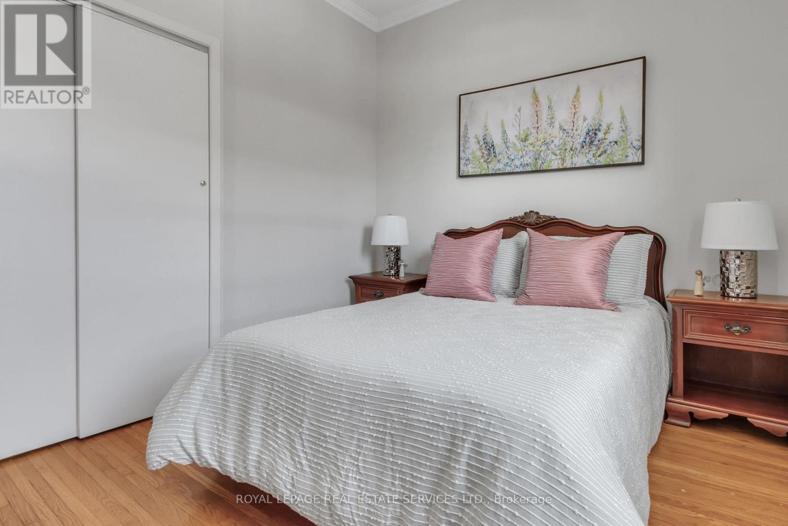 












8 DUFF STREET

,
Hamilton,




Ontario
L9C1A7

