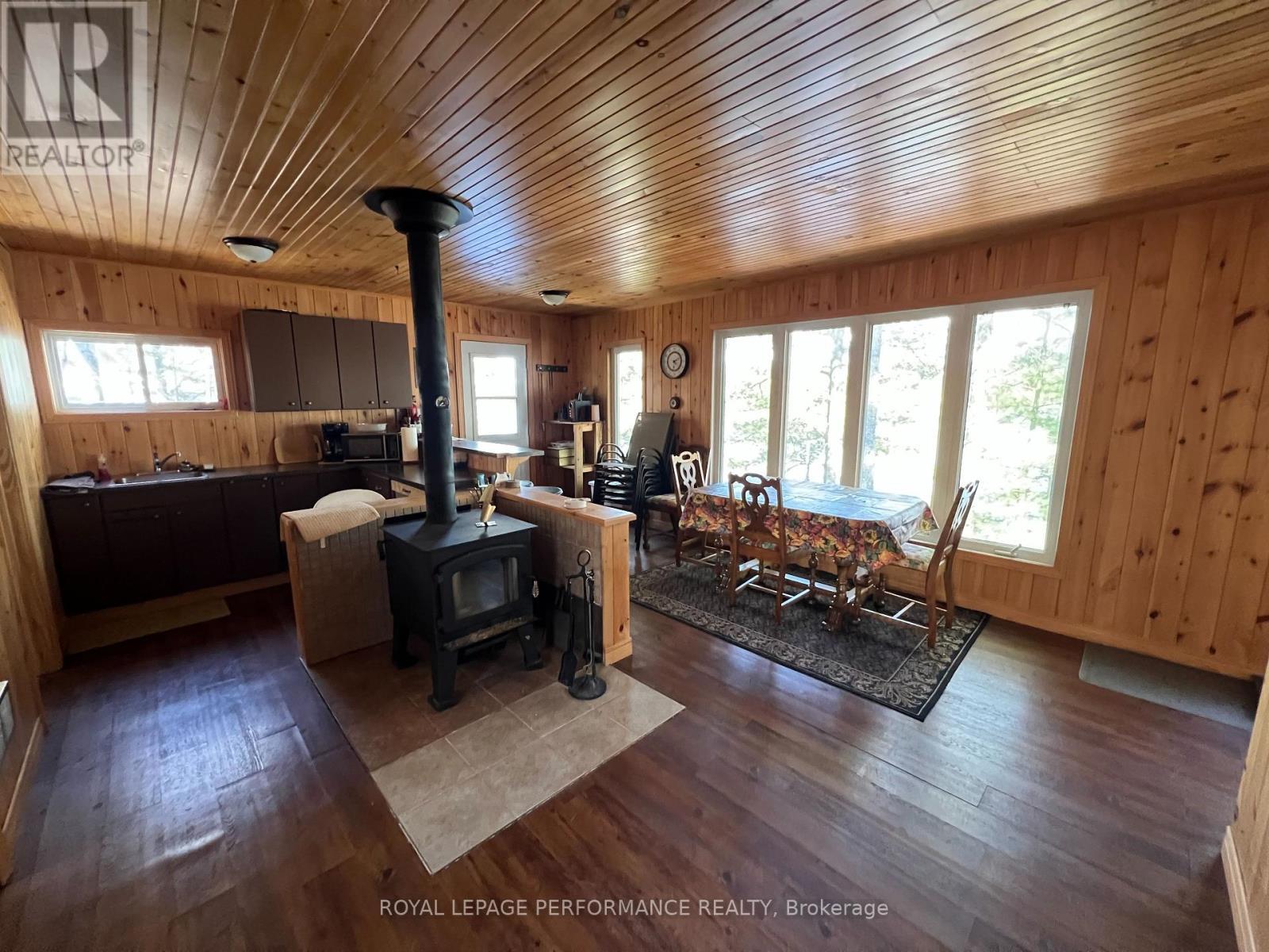 












319 BAYVIEW LODGE ROAD

,
McNab/Braeside,




Ontario
K0A3L0

