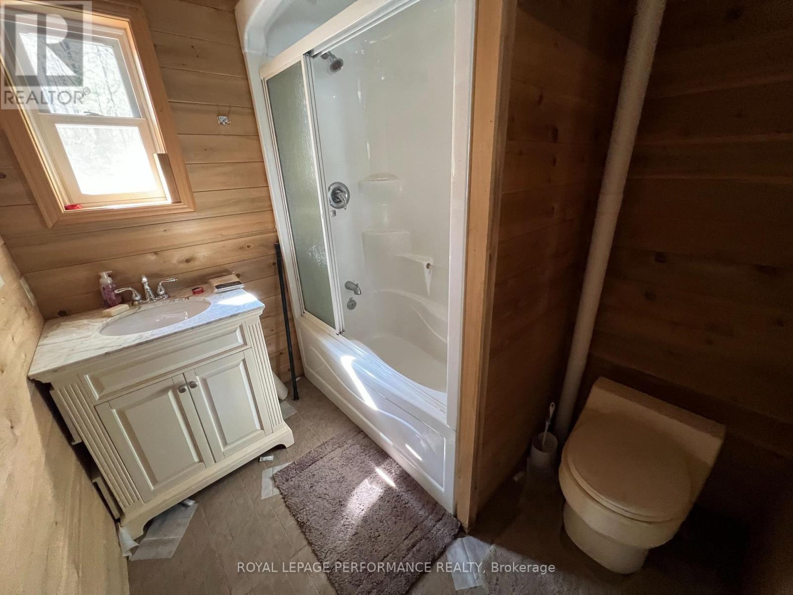 












319 BAYVIEW LODGE ROAD

,
McNab/Braeside,




Ontario
K0A3L0

