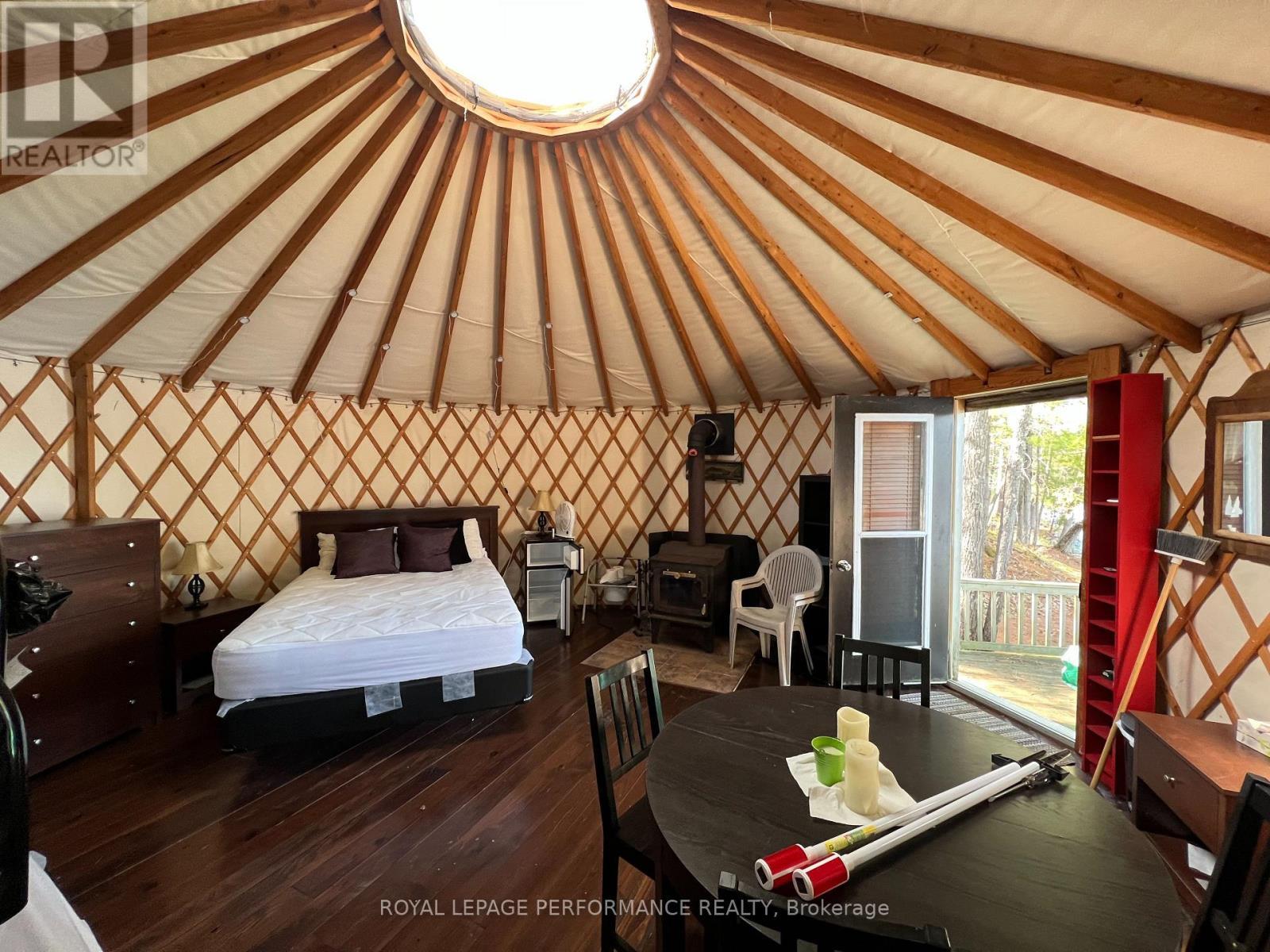 












319 BAYVIEW LODGE ROAD

,
McNab/Braeside,




Ontario
K0A3L0

