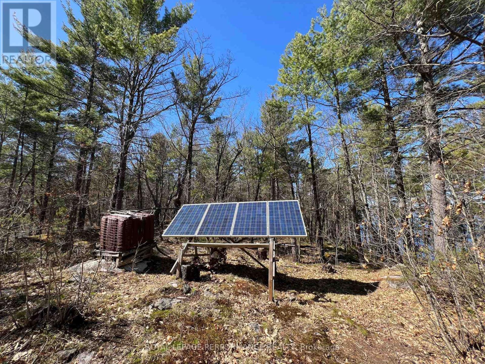 












319 BAYVIEW LODGE ROAD

,
McNab/Braeside,




Ontario
K0A3L0

