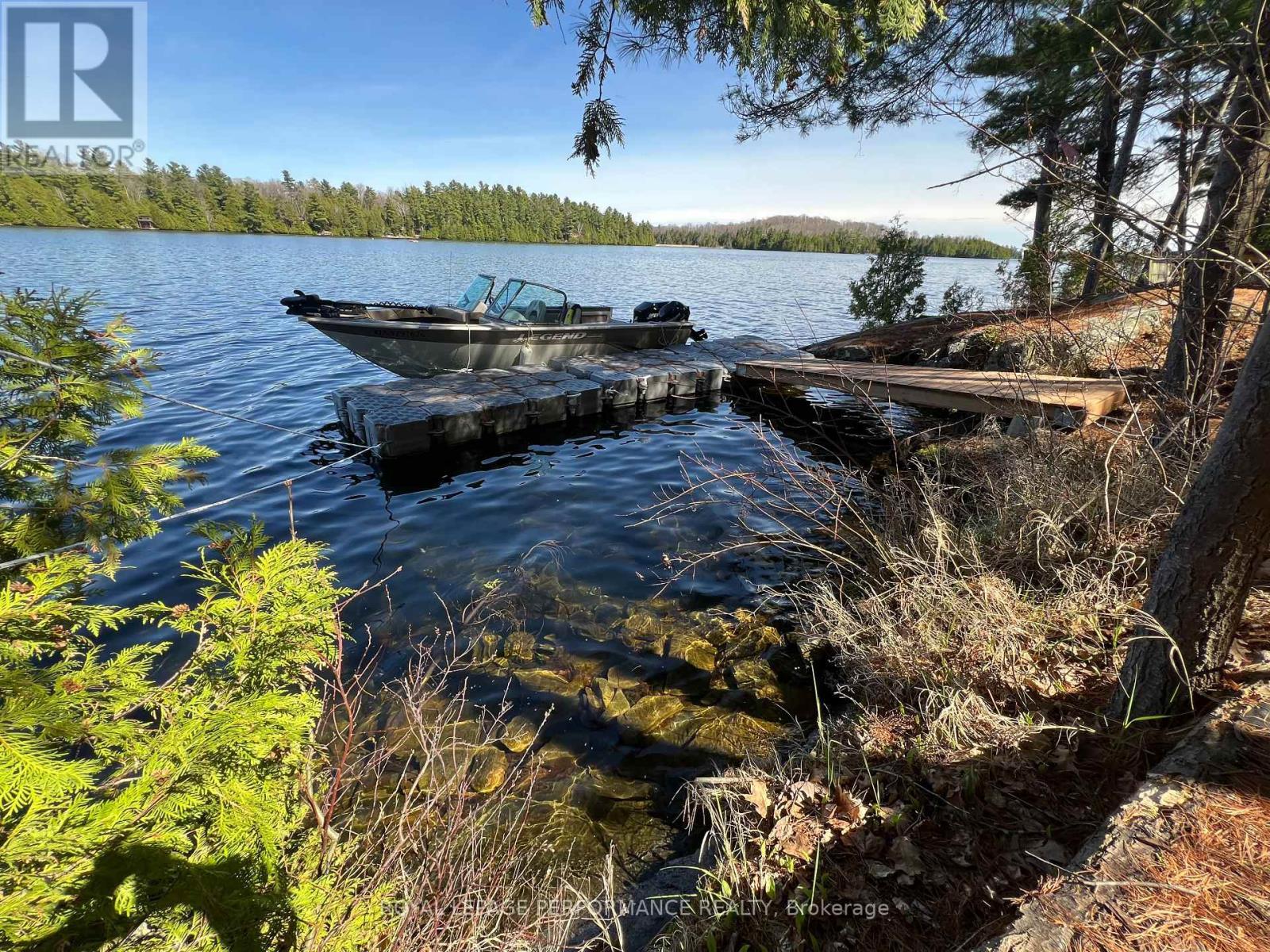 












319 BAYVIEW LODGE ROAD

,
McNab/Braeside,




Ontario
K0A3L0


