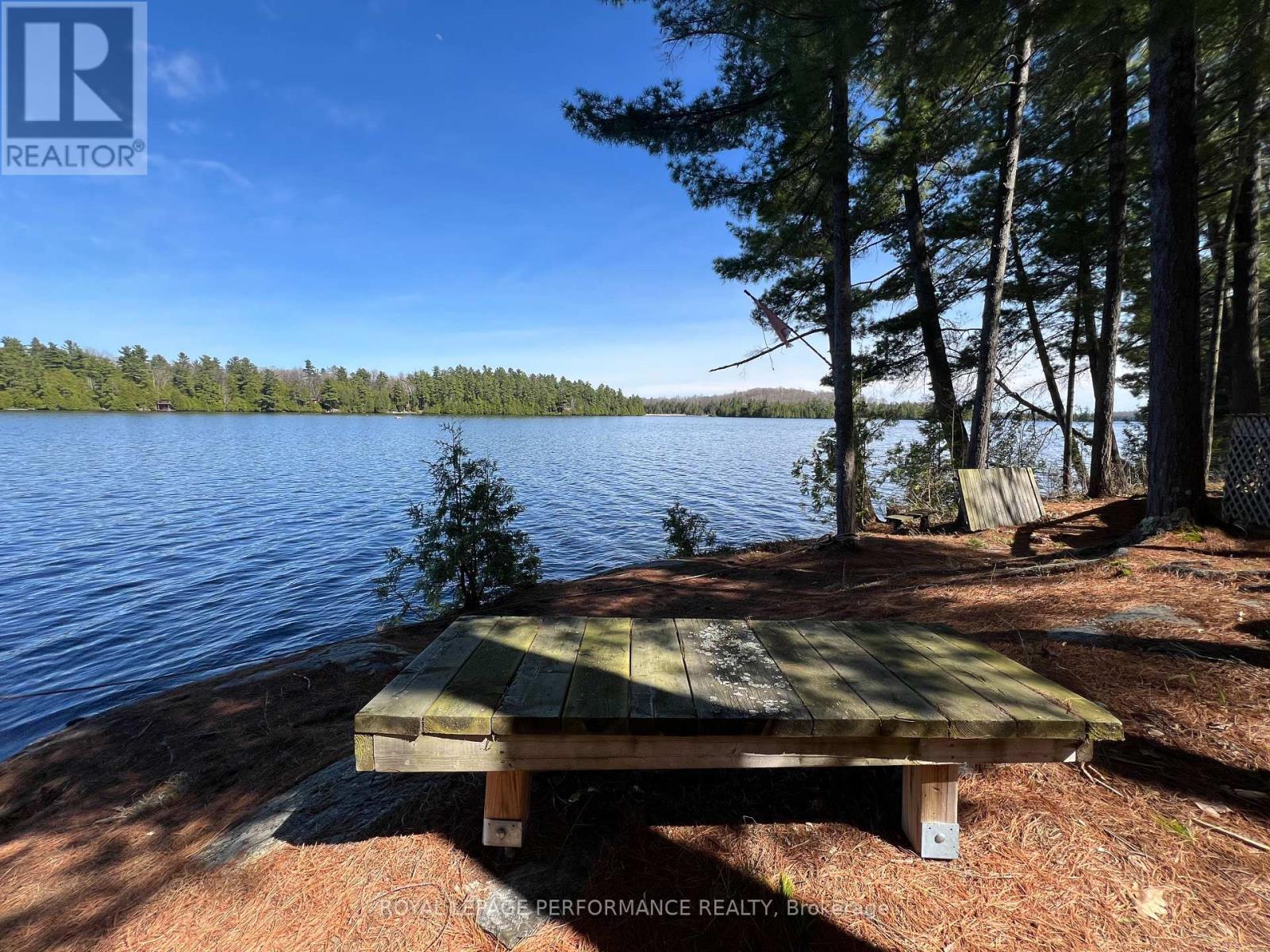 












319 BAYVIEW LODGE ROAD

,
McNab/Braeside,




Ontario
K0A3L0

