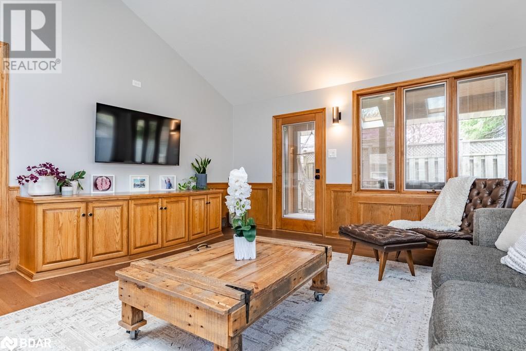 












142 MACKAY Crescent

,
Waterloo,




Ontario
N2J3K3

