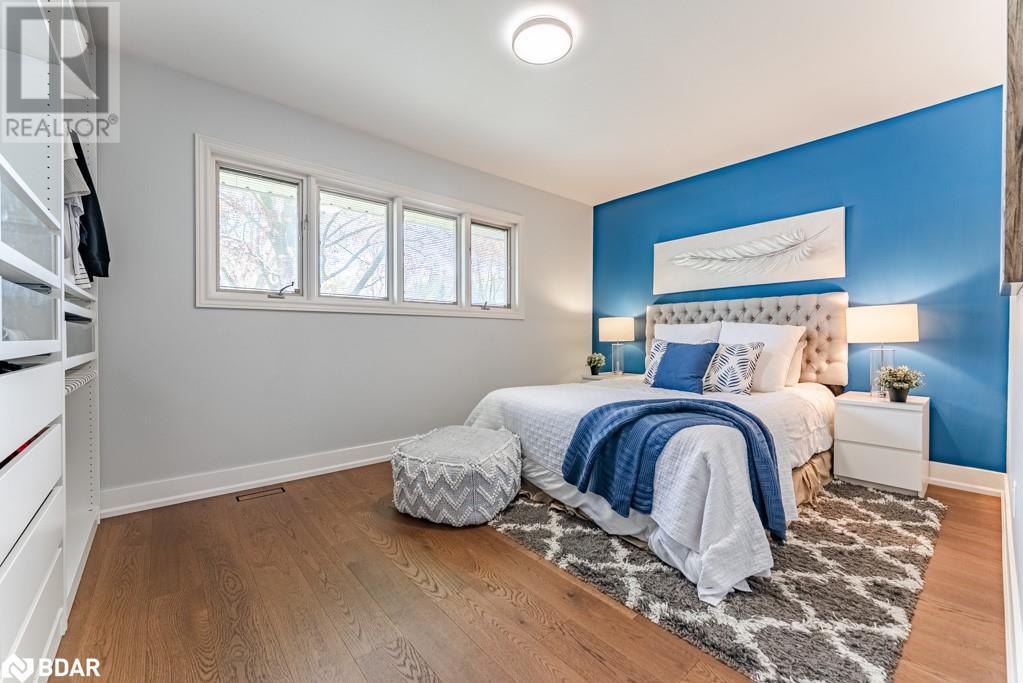 












142 MACKAY Crescent

,
Waterloo,




Ontario
N2J3K3


