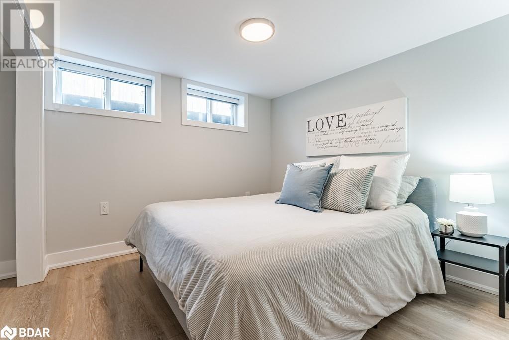 












142 MACKAY Crescent

,
Waterloo,




Ontario
N2J3K3

