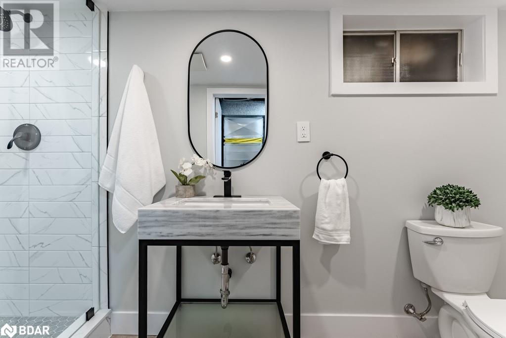 












142 MACKAY Crescent

,
Waterloo,




Ontario
N2J3K3

