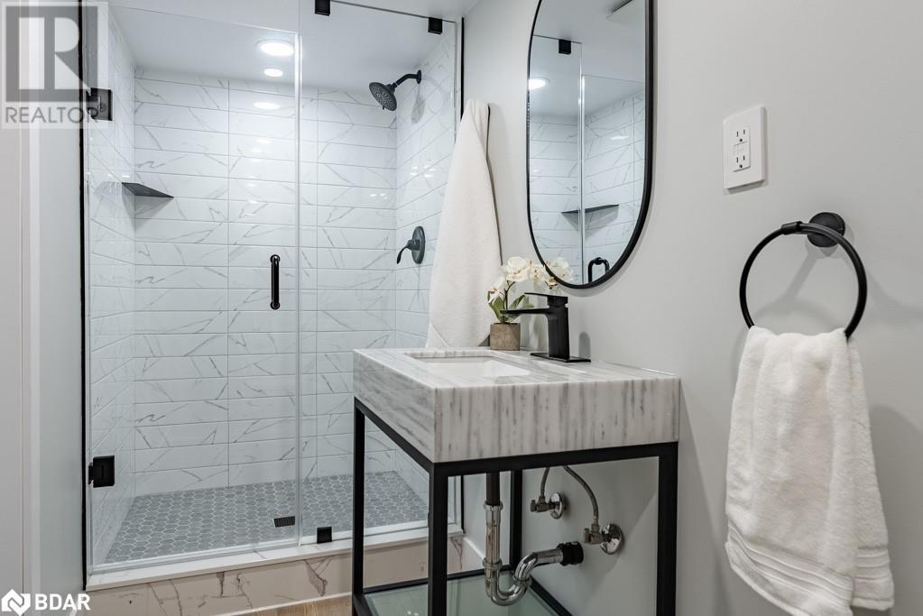 












142 MACKAY Crescent

,
Waterloo,




Ontario
N2J3K3


