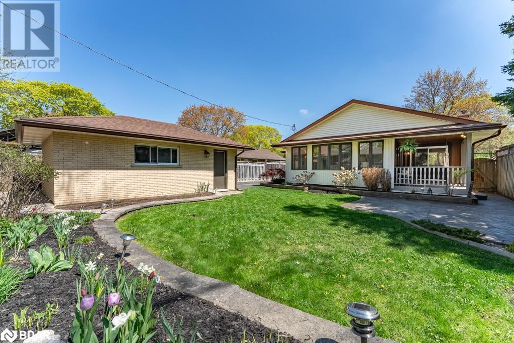 












142 MACKAY Crescent

,
Waterloo,




Ontario
N2J3K3

