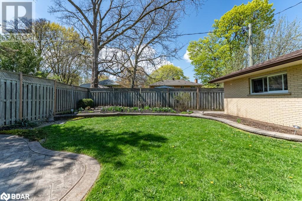












142 MACKAY Crescent

,
Waterloo,




Ontario
N2J3K3

