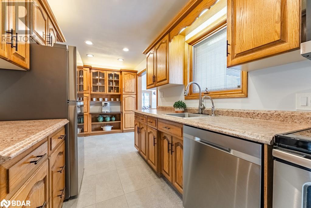 












142 MACKAY Crescent

,
Waterloo,




Ontario
N2J3K3

