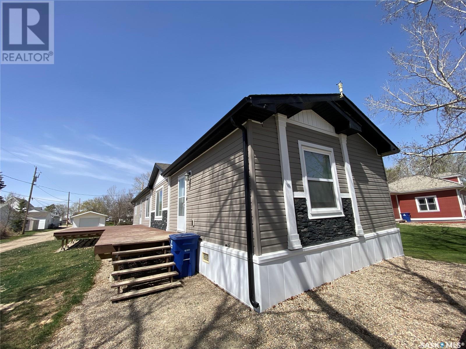 












105 7th STREET

,
Plenty,




Saskatchewan
S0L0A7

