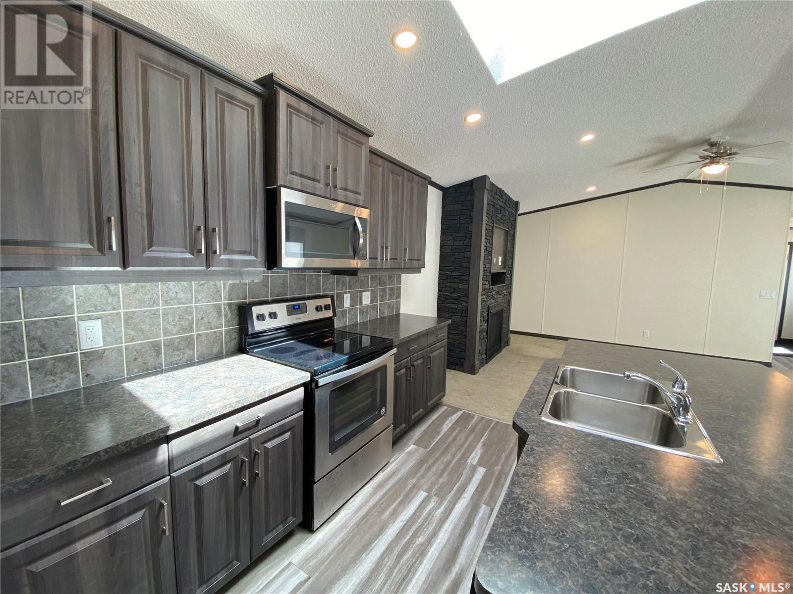 












105 7th STREET

,
Plenty,




Saskatchewan
S0L0A7

