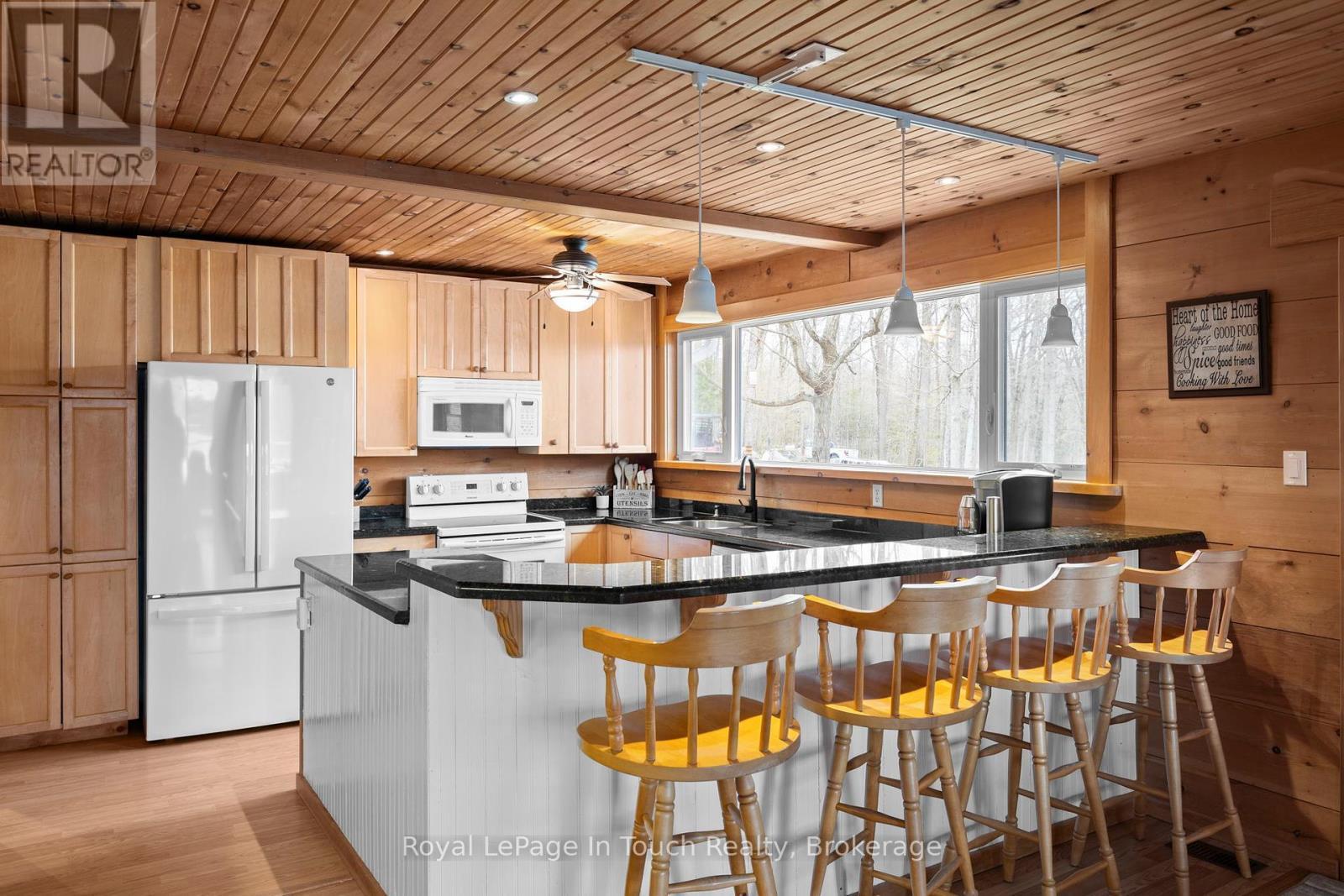 












1472 OTTER POINT ROAD

,
Severn,




Ontario
L0K1E0

