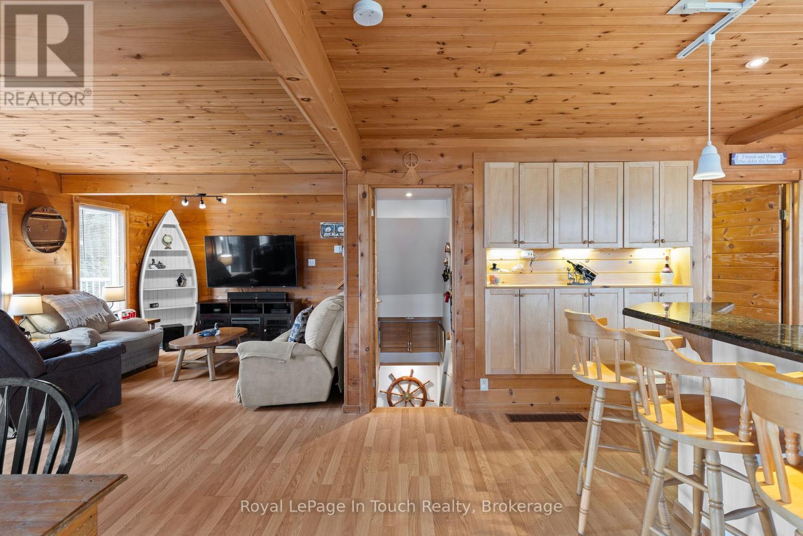 












1472 OTTER POINT ROAD

,
Severn,




Ontario
L0K1E0


