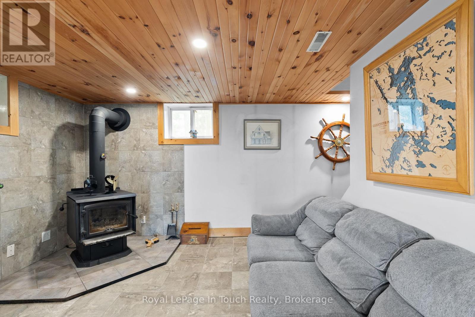 












1472 OTTER POINT ROAD

,
Severn,




Ontario
L0K1E0

