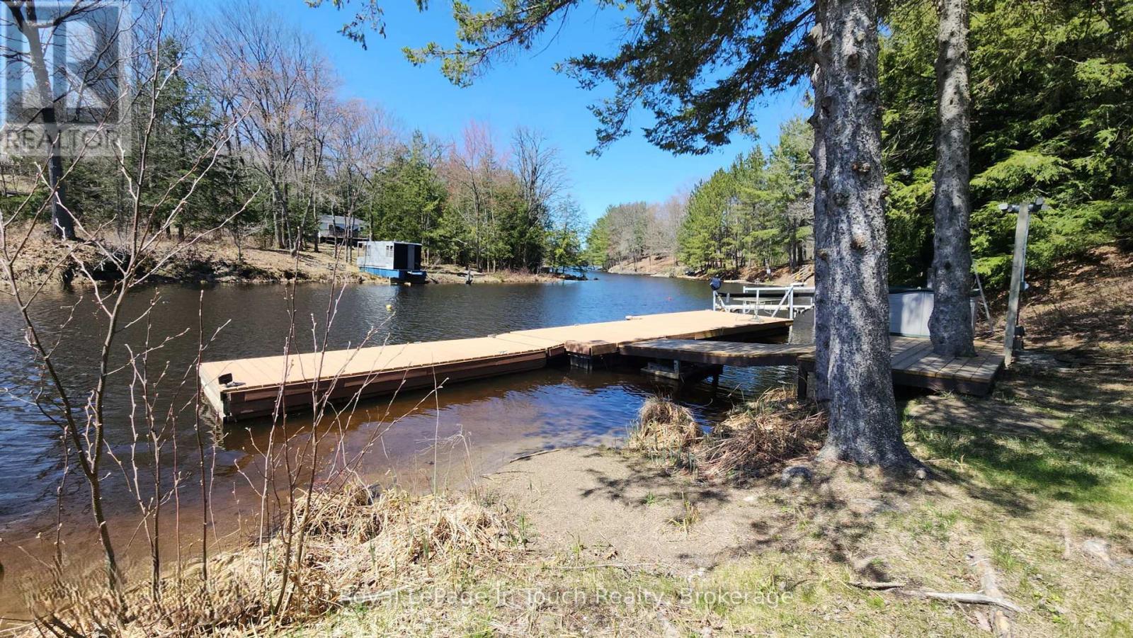 












1472 OTTER POINT ROAD

,
Severn,




Ontario
L0K1E0

