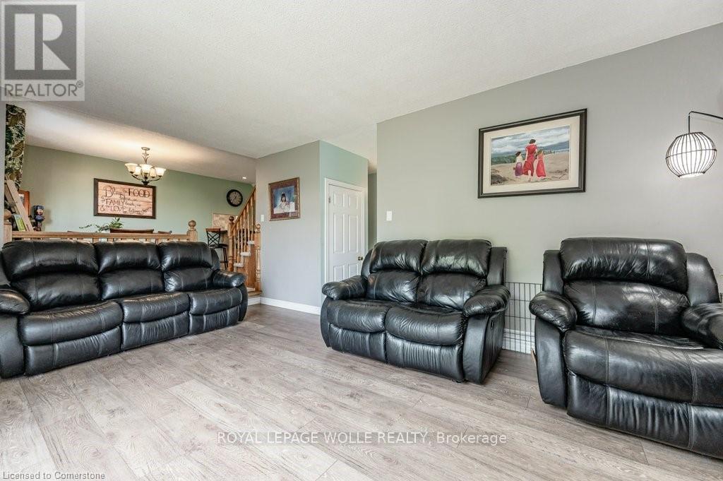 












31 DRIFTWOOD PLACE

,
Kitchener,




Ontario
N2N1W3

