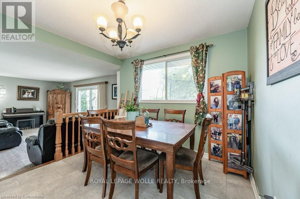 












31 DRIFTWOOD PLACE

,
Kitchener,




Ontario
N2N1W3

