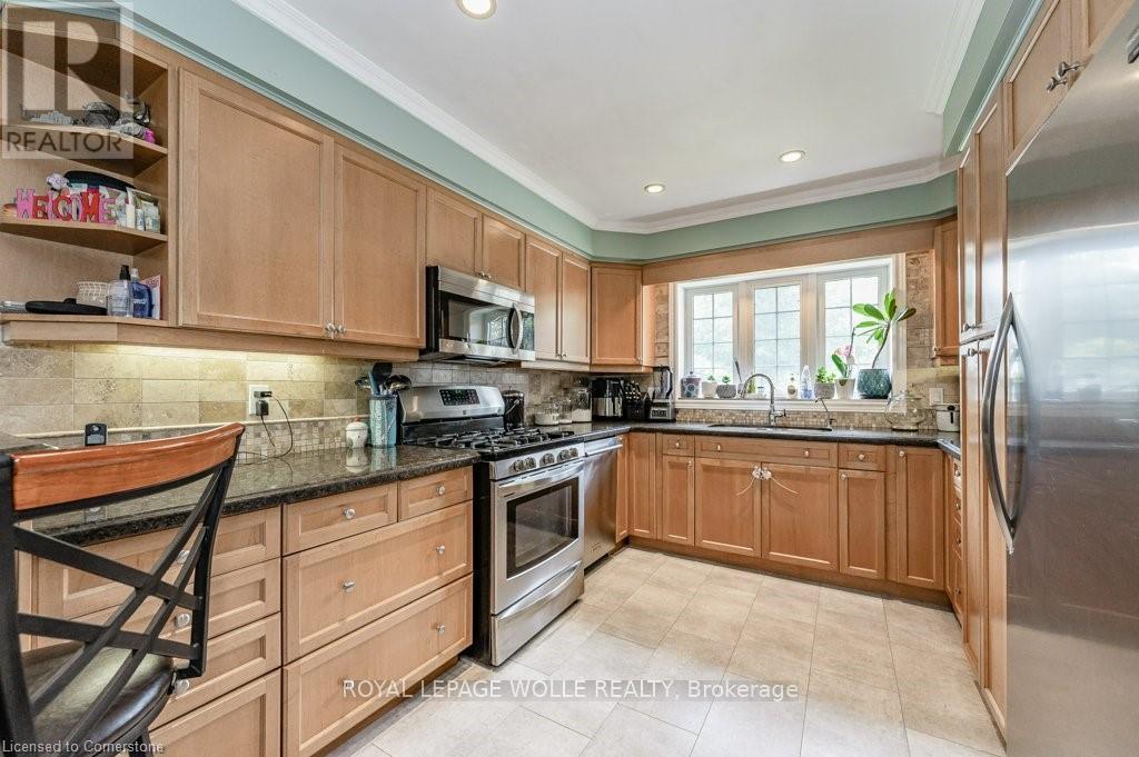 












31 DRIFTWOOD PLACE

,
Kitchener,




Ontario
N2N1W3

