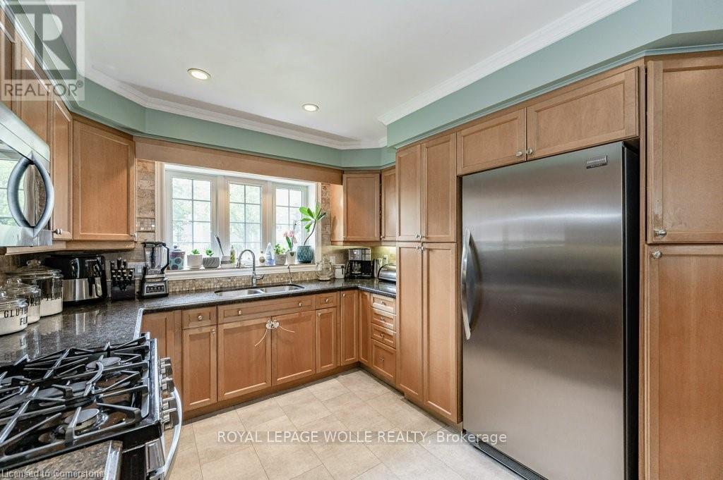 












31 DRIFTWOOD PLACE

,
Kitchener,




Ontario
N2N1W3

