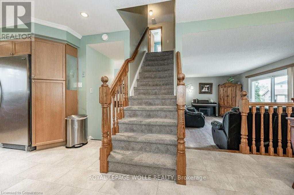 












31 DRIFTWOOD PLACE

,
Kitchener,




Ontario
N2N1W3

