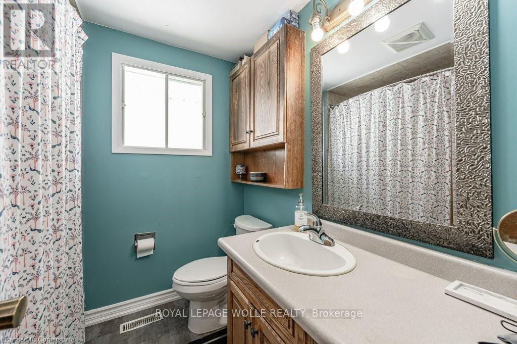 












31 DRIFTWOOD PLACE

,
Kitchener,




Ontario
N2N1W3

