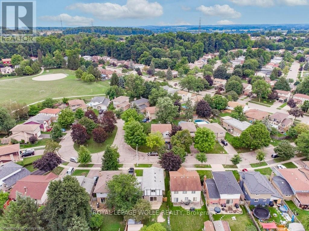 












31 DRIFTWOOD PLACE

,
Kitchener,




Ontario
N2N1W3

