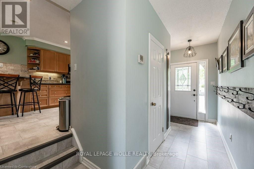 












31 DRIFTWOOD PLACE

,
Kitchener,




Ontario
N2N1W3

