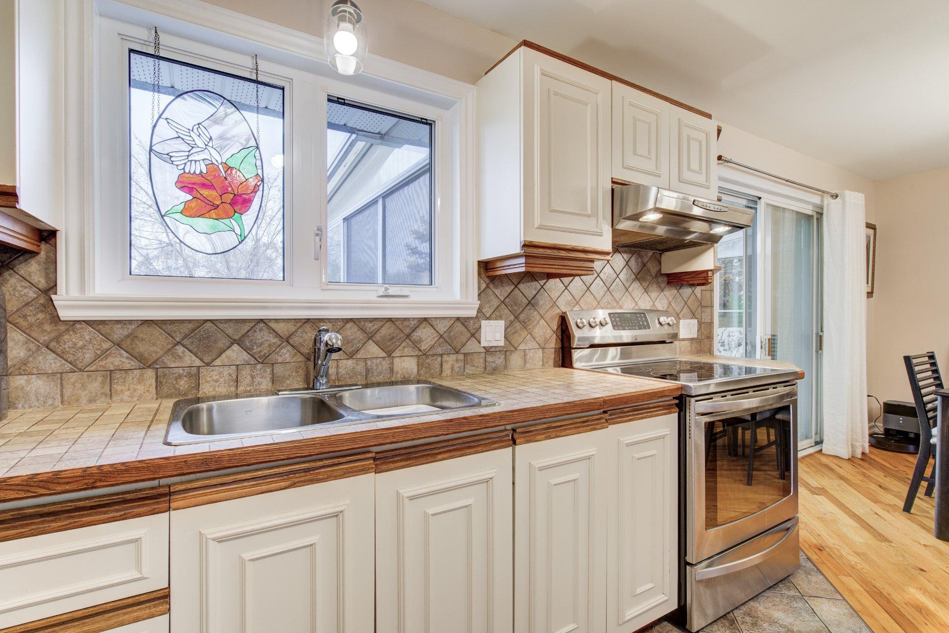 









31


Rue Denicourt

,
Saint-Jean-sur-Richelieu,




QC
J2X4Y5


