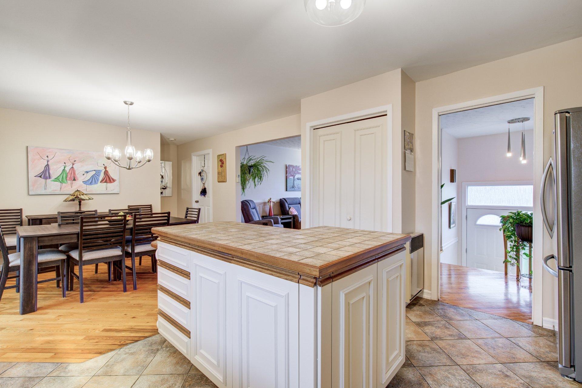 









31


Rue Denicourt

,
Saint-Jean-sur-Richelieu,




QC
J2X4Y5


