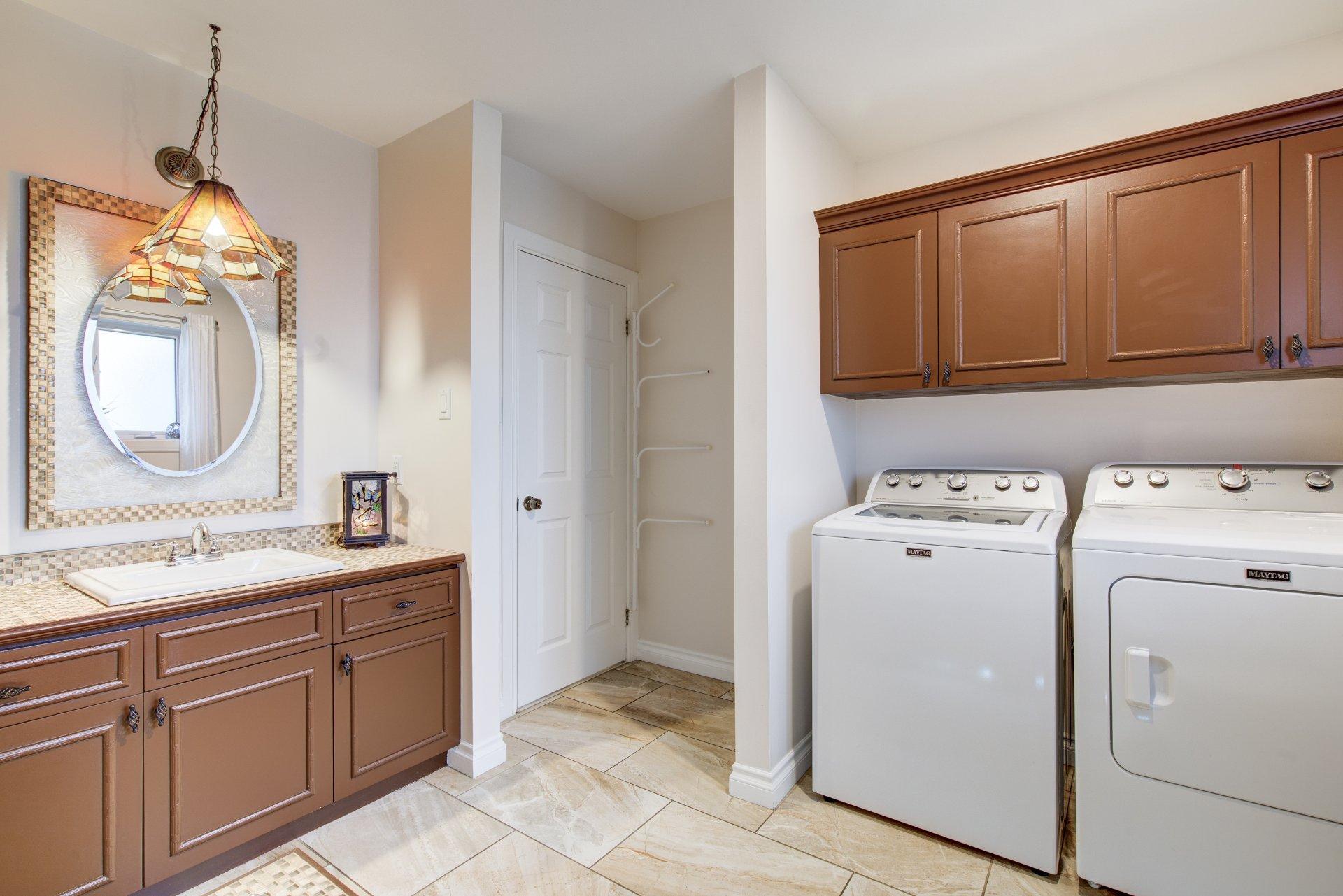 









31


Rue Denicourt

,
Saint-Jean-sur-Richelieu,




QC
J2X4Y5

