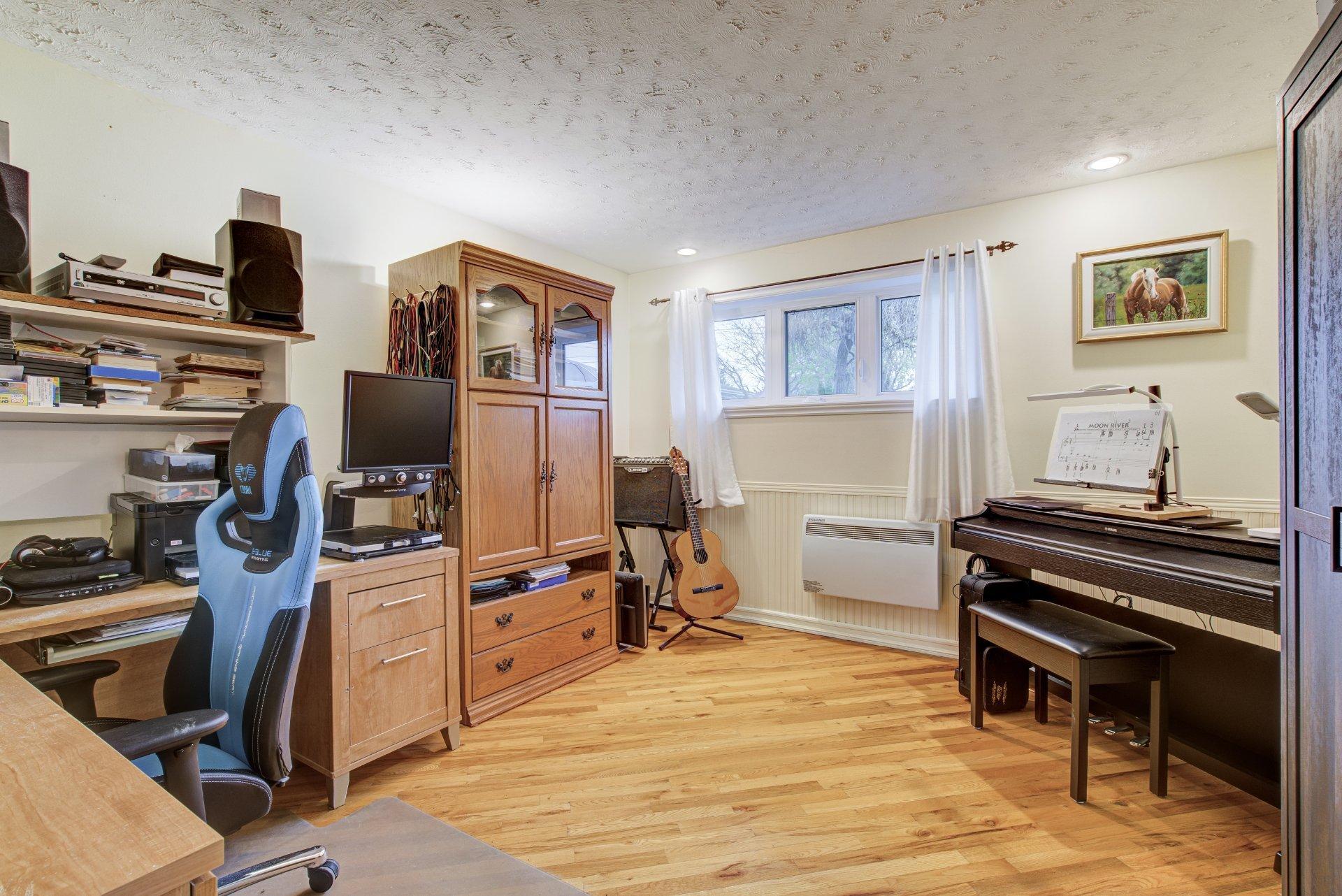 









31


Rue Denicourt

,
Saint-Jean-sur-Richelieu,




QC
J2X4Y5

