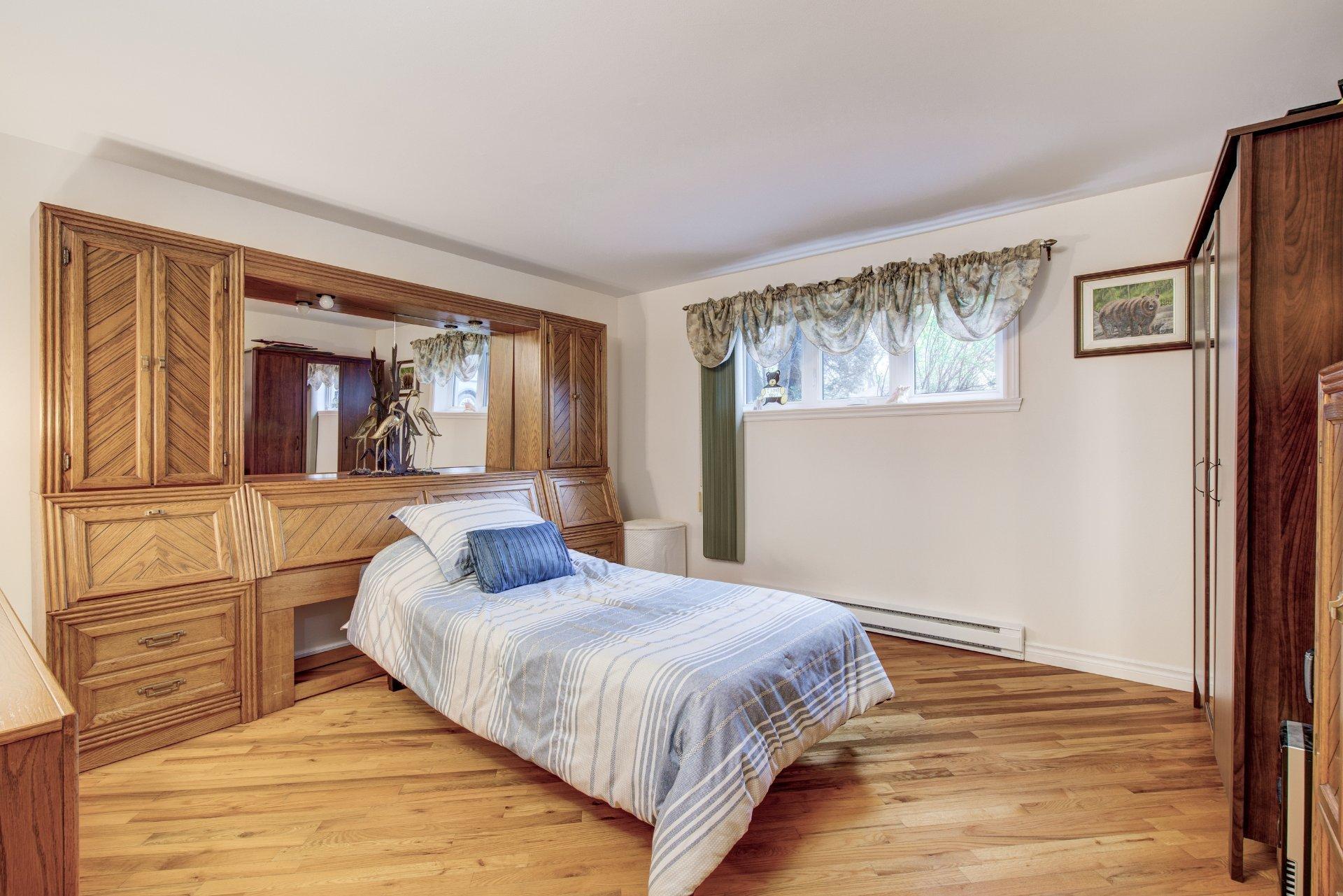 









31


Rue Denicourt

,
Saint-Jean-sur-Richelieu,




QC
J2X4Y5

