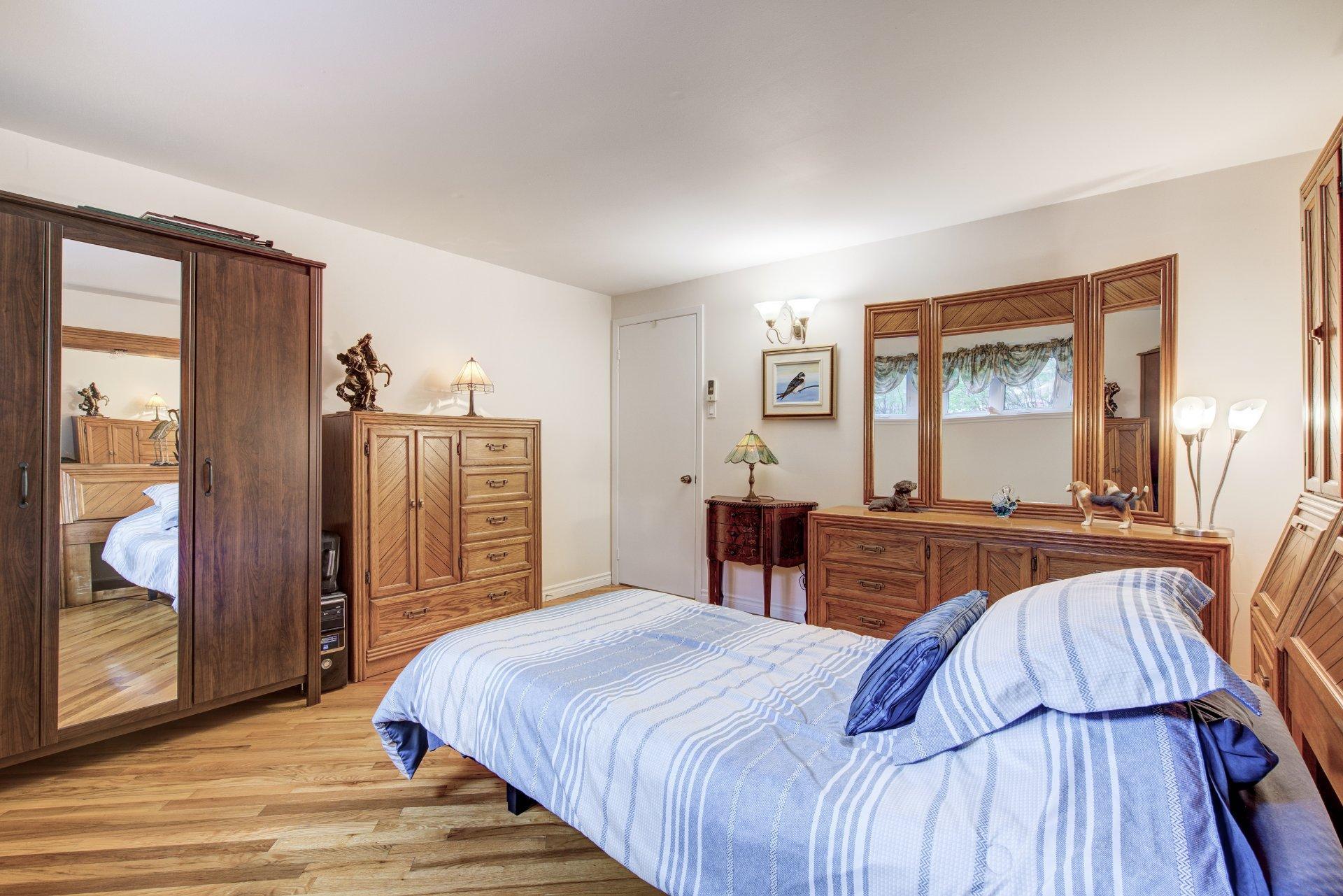 









31


Rue Denicourt

,
Saint-Jean-sur-Richelieu,




QC
J2X4Y5

