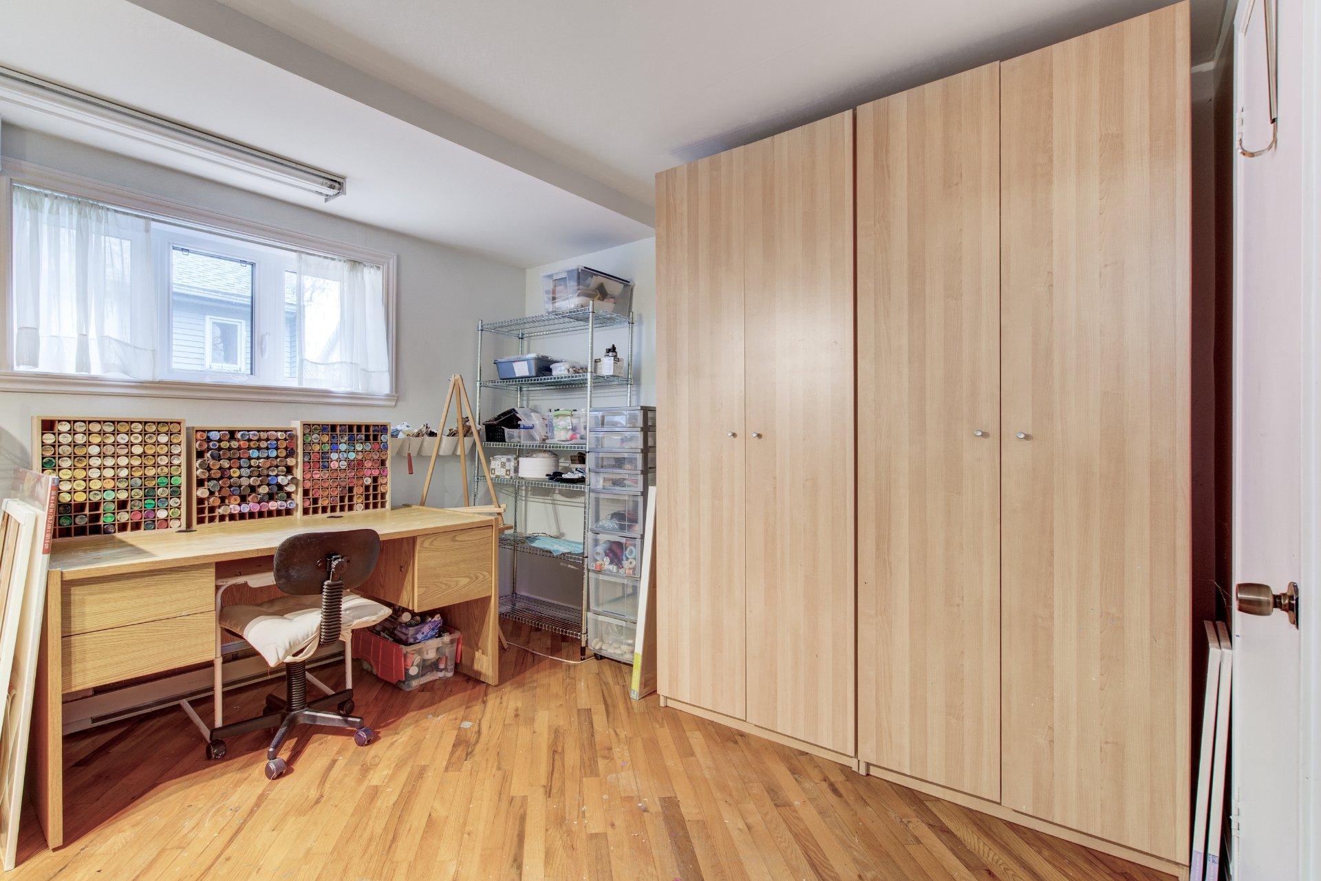 









31


Rue Denicourt

,
Saint-Jean-sur-Richelieu,




QC
J2X4Y5

