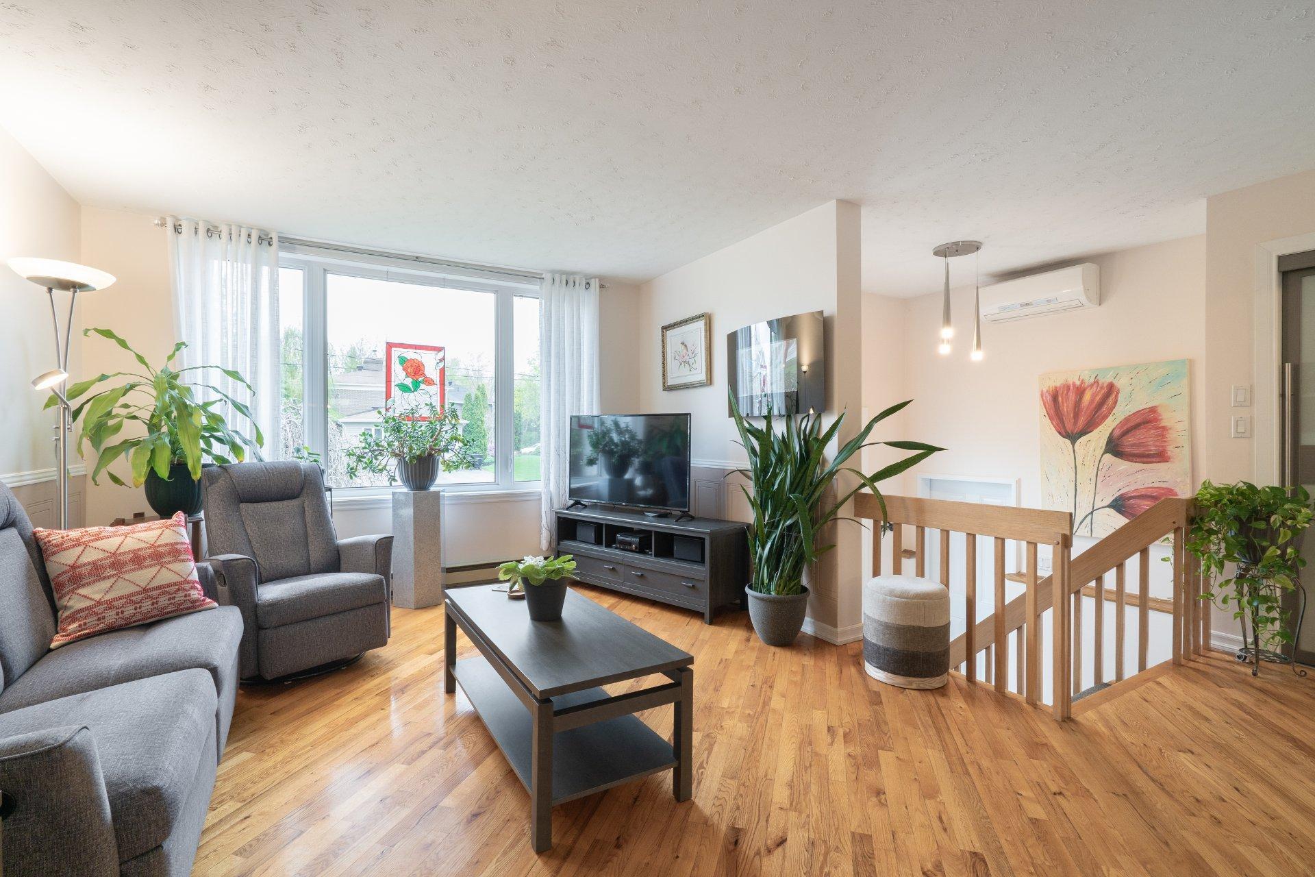 









31


Rue Denicourt

,
Saint-Jean-sur-Richelieu,




QC
J2X4Y5

