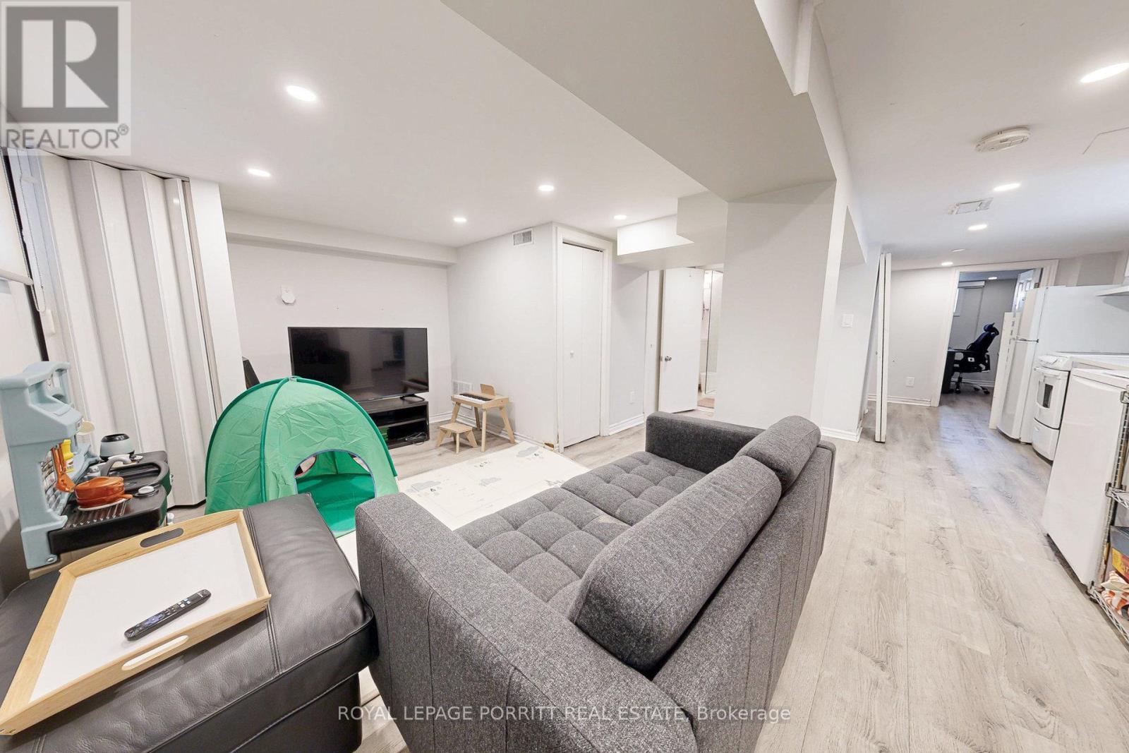 












217 ALDERBRAE AVENUE

,
Toronto,




Ontario
M8W4K4


