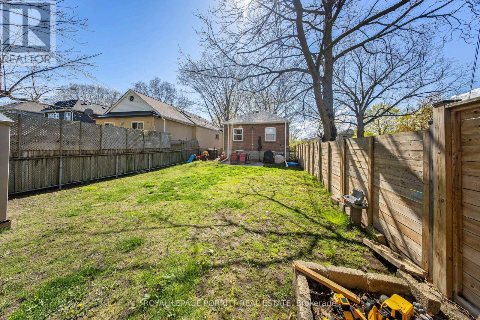 












217 ALDERBRAE AVENUE

,
Toronto,




Ontario
M8W4K4


