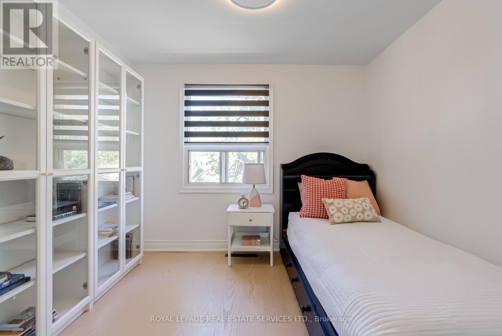 












34 SKYLARK ROAD

,
Toronto,




Ontario
M6S4M4

