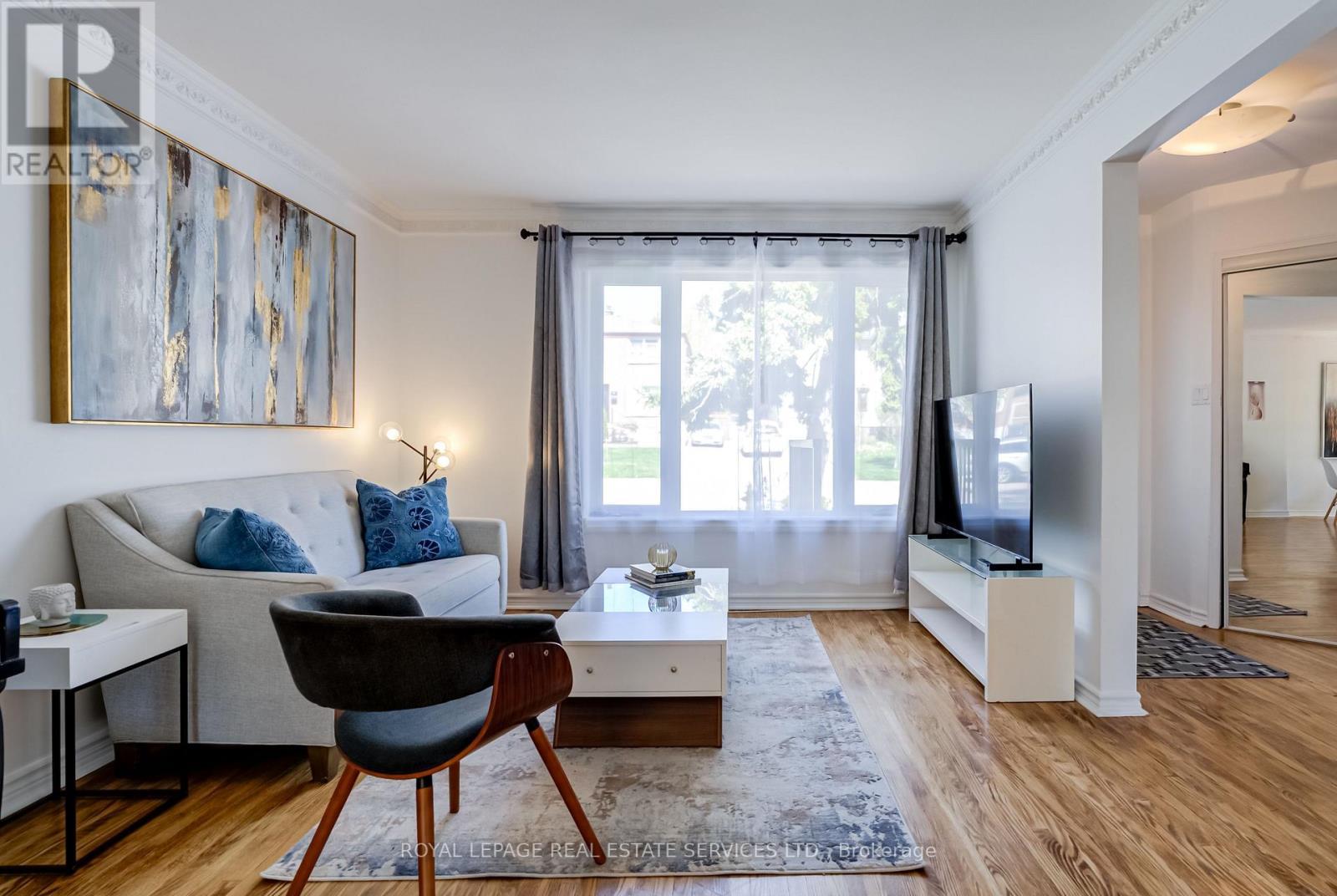 












34 SKYLARK ROAD

,
Toronto,




Ontario
M6S4M4

