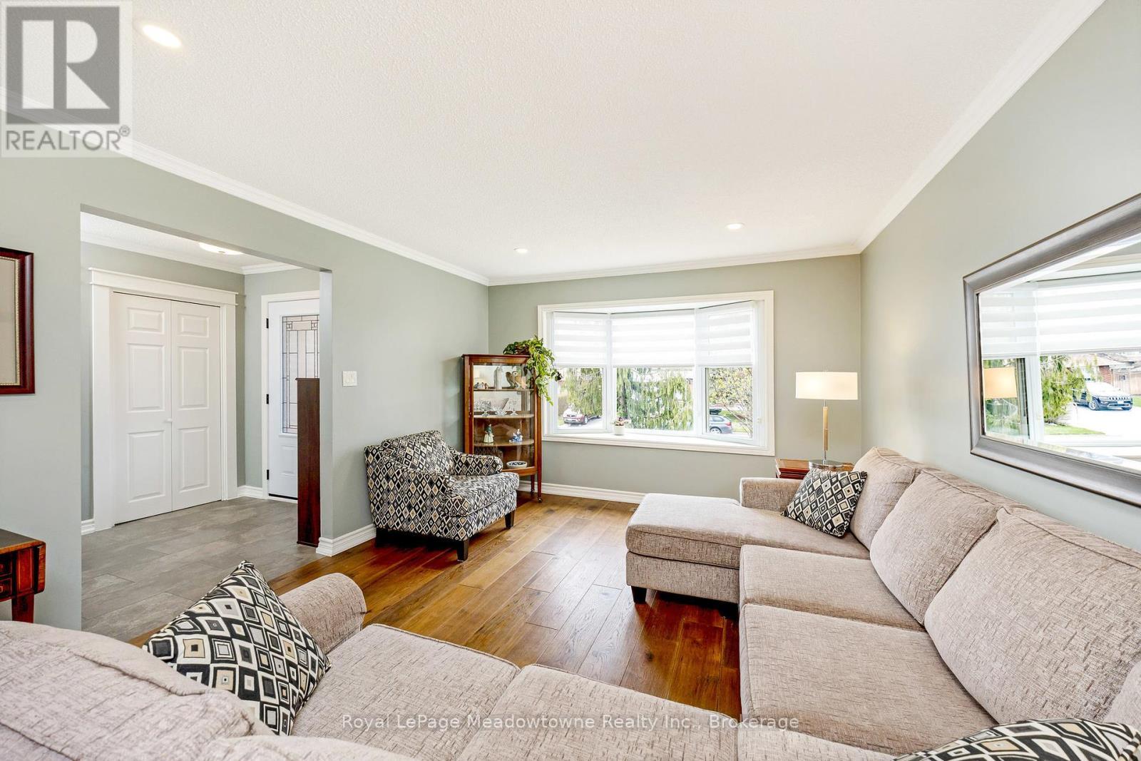 












738 ROBERTSON CRESCENT

,
Milton (TM Timberlea),




Ontario
L9T4W4

