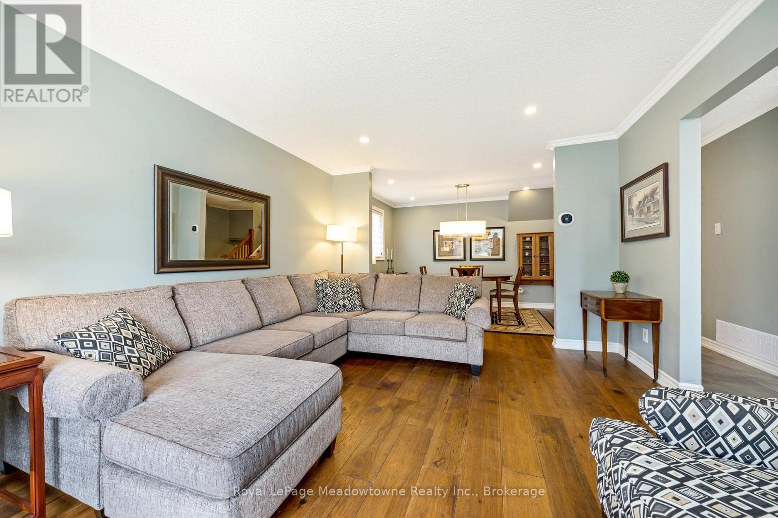 












738 ROBERTSON CRESCENT

,
Milton (TM Timberlea),




Ontario
L9T4W4

