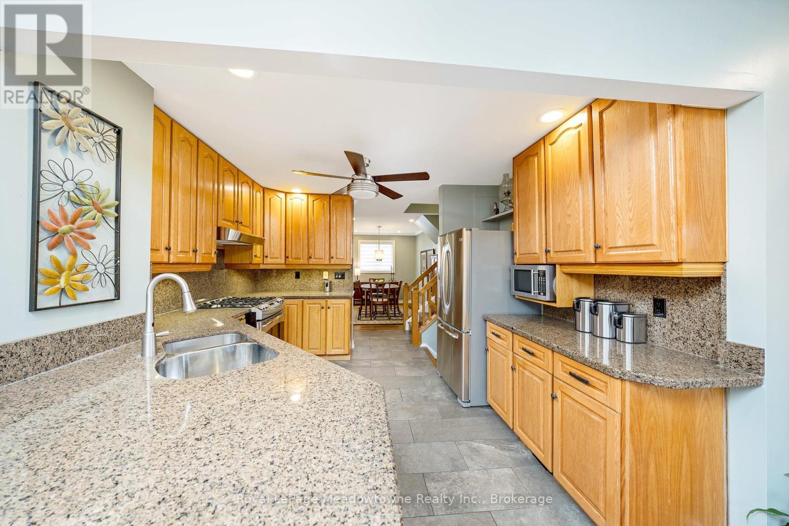 












738 ROBERTSON CRESCENT

,
Milton (TM Timberlea),




Ontario
L9T4W4

