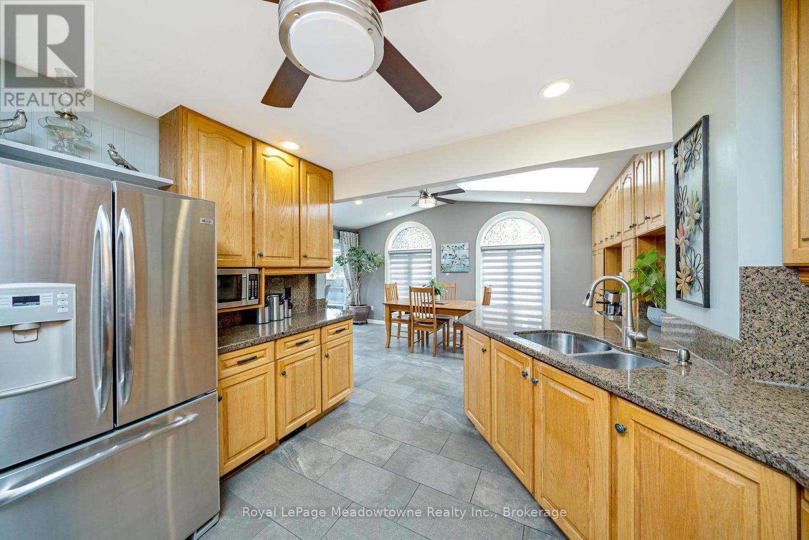 












738 ROBERTSON CRESCENT

,
Milton (TM Timberlea),




Ontario
L9T4W4

